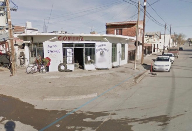 Terreno 300 M² en Excelente esquina comercial - España y Reconquista