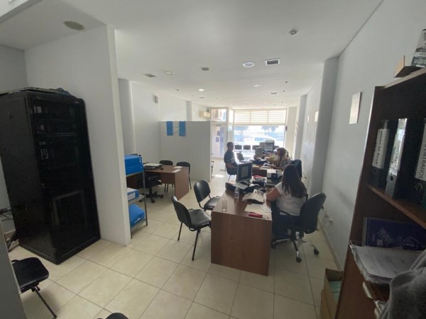 Local frente al mar 250m² - EXCELENTE ubicacion  