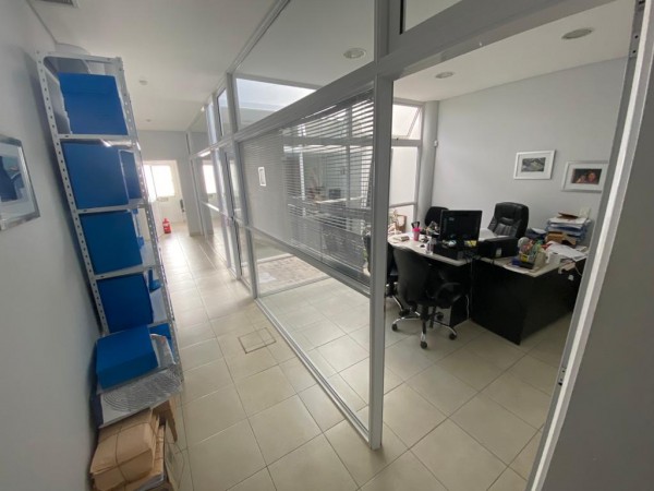 Local frente al mar 250m² - EXCELENTE ubicacion  