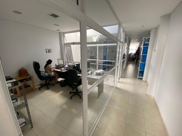 Local frente al mar 250m² - EXCELENTE ubicacion  