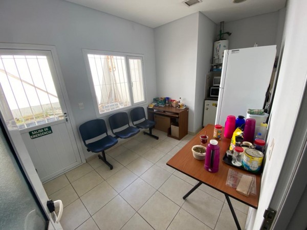 Local frente al mar 250m² - EXCELENTE ubicacion  