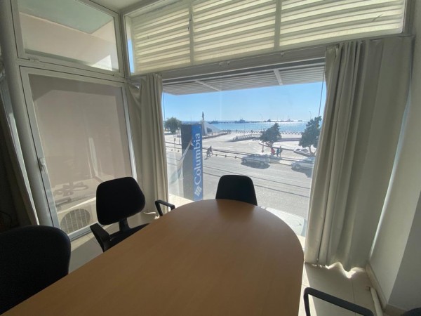 Local frente al mar 250m² - EXCELENTE ubicacion  