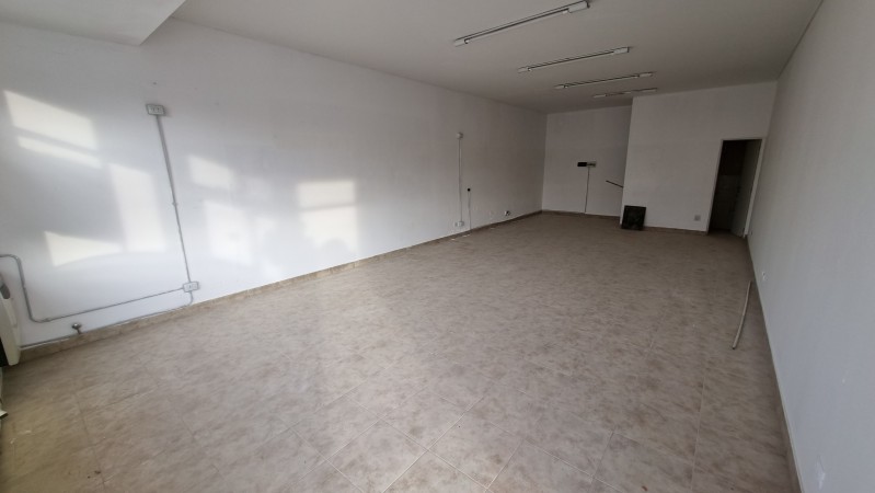 LOCAL EN ESQUINA 54 M² BARRIO SUR