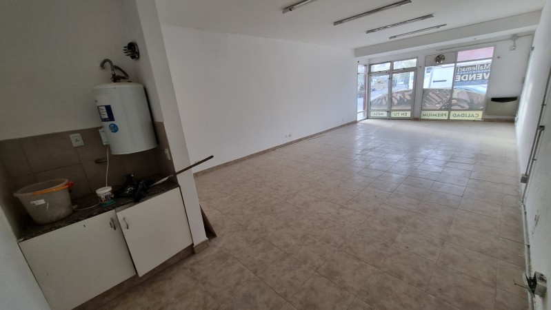 LOCAL EN ESQUINA 54 M² BARRIO SUR