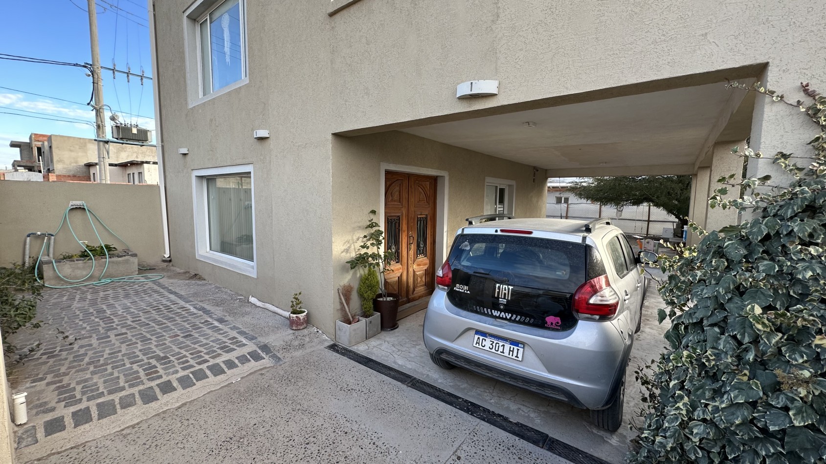 CASA 2 DORMITORIOS CON DEPTO 2 DORMITORIOS EN EL FONDO