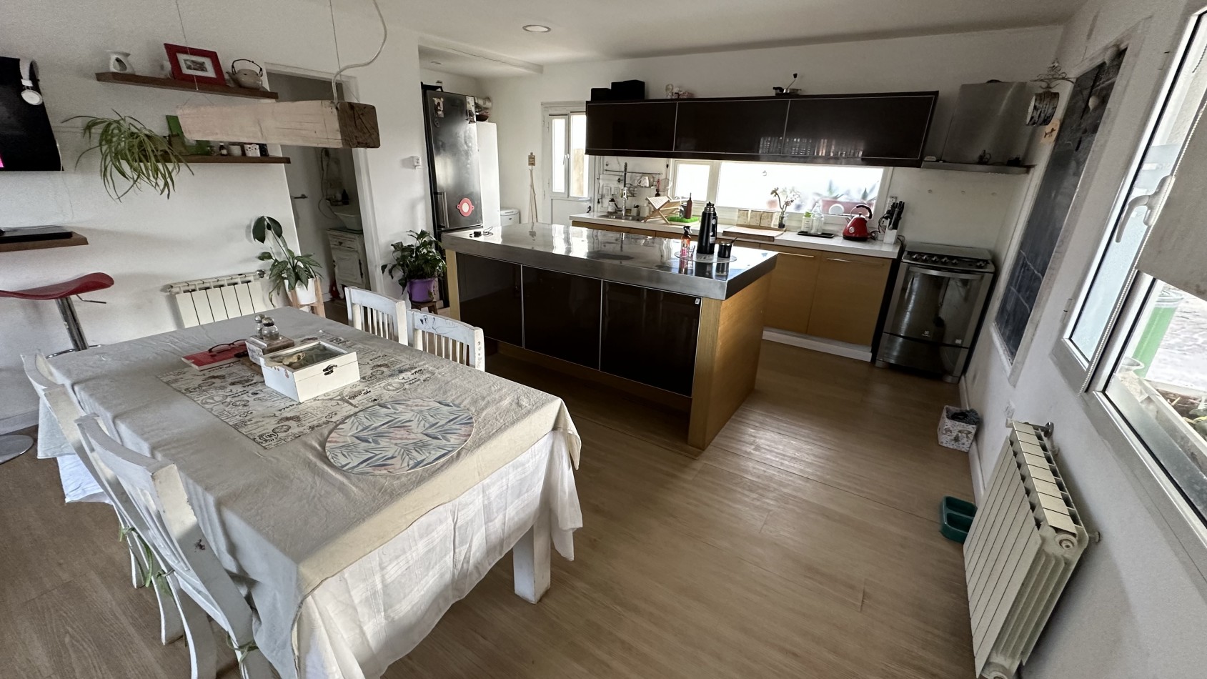 CASA 2 DORMITORIOS CON DEPTO 2 DORMITORIOS EN EL FONDO