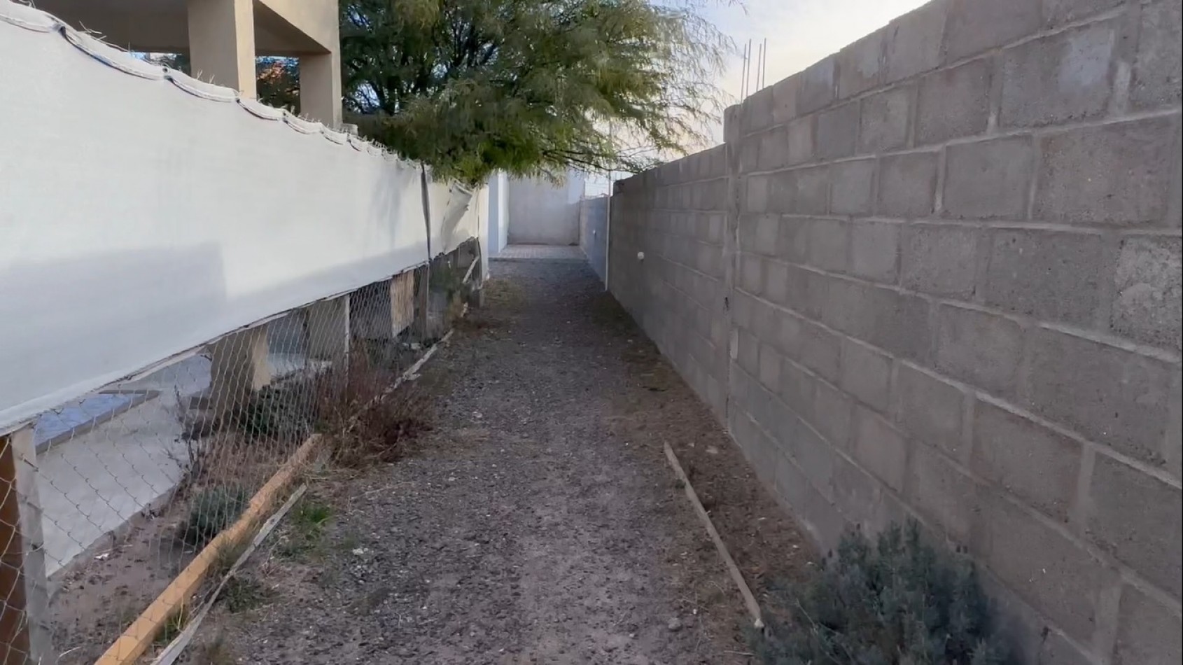 CASA 2 DORMITORIOS CON DEPTO 2 DORMITORIOS EN EL FONDO