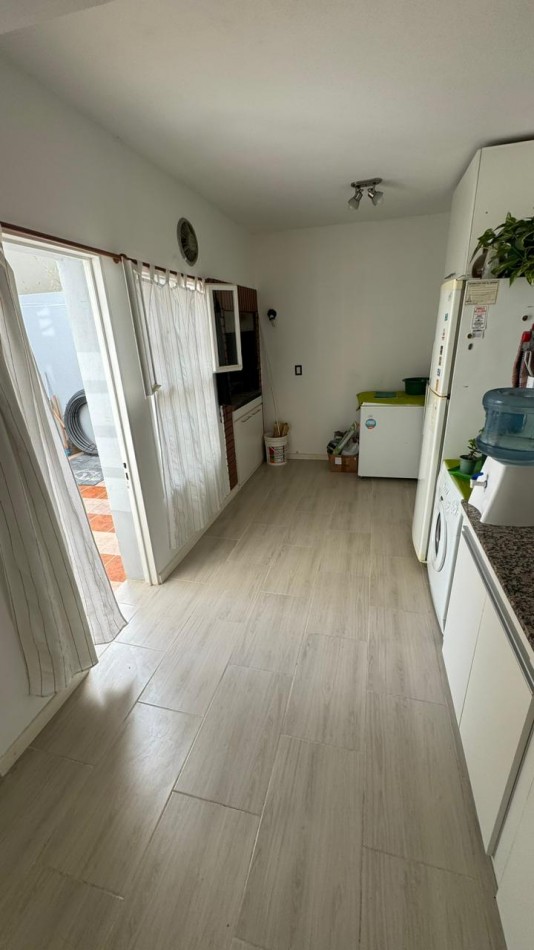 PH 3 DORMITORIOS Y PATIO EN AV. ROCA 