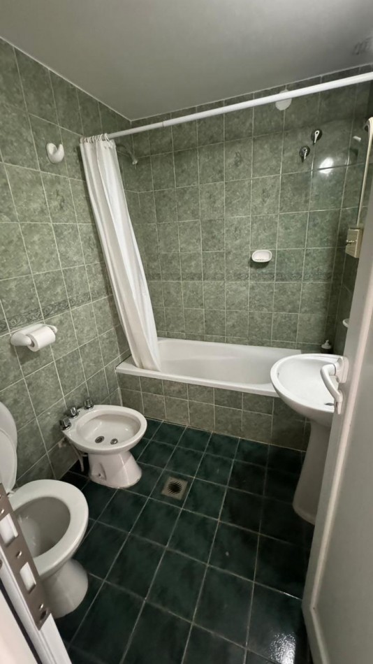 PH 3 DORMITORIOS Y PATIO EN AV. ROCA 