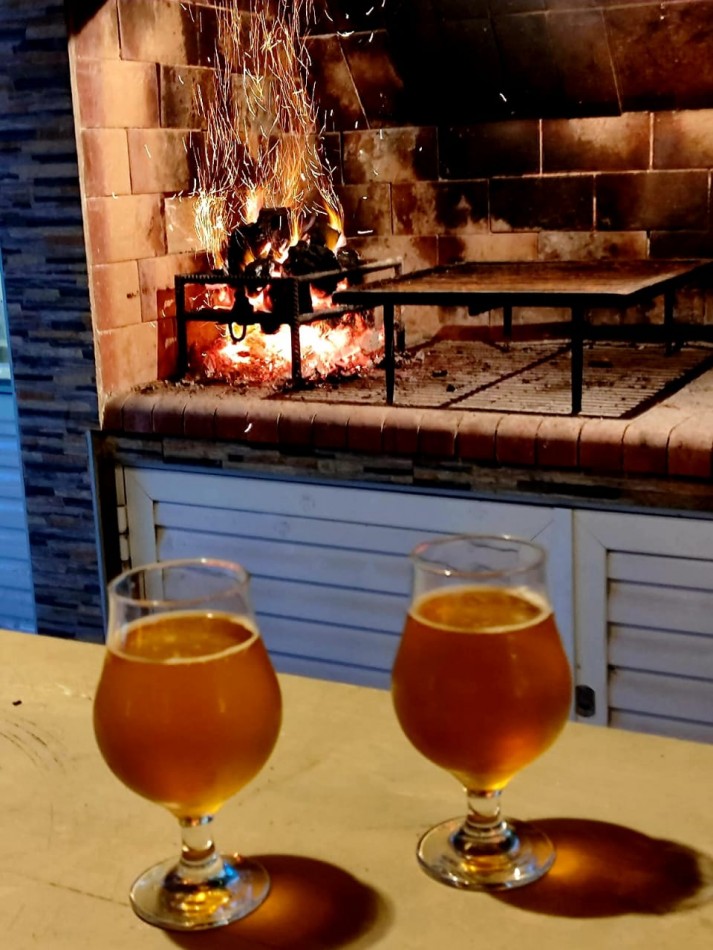 MONTE HERMOSO - EXCELENTE CASA EN VENTA DE 3 DORMITORIOS Y 2 BAÑOS CON PISCINA Y PATIO