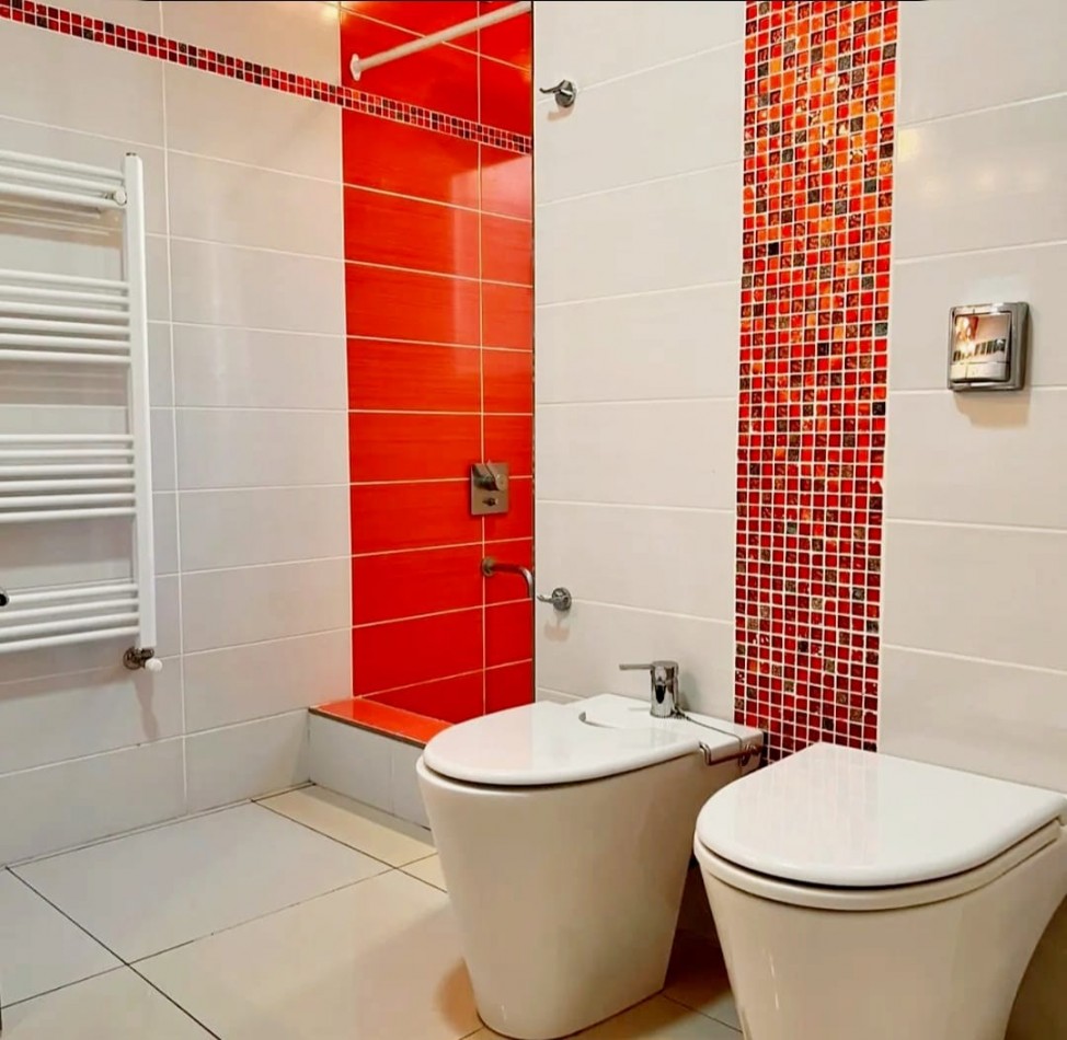 MONTE HERMOSO - EXCELENTE CASA EN VENTA DE 3 DORMITORIOS Y 2 BAÑOS CON PISCINA Y PATIO