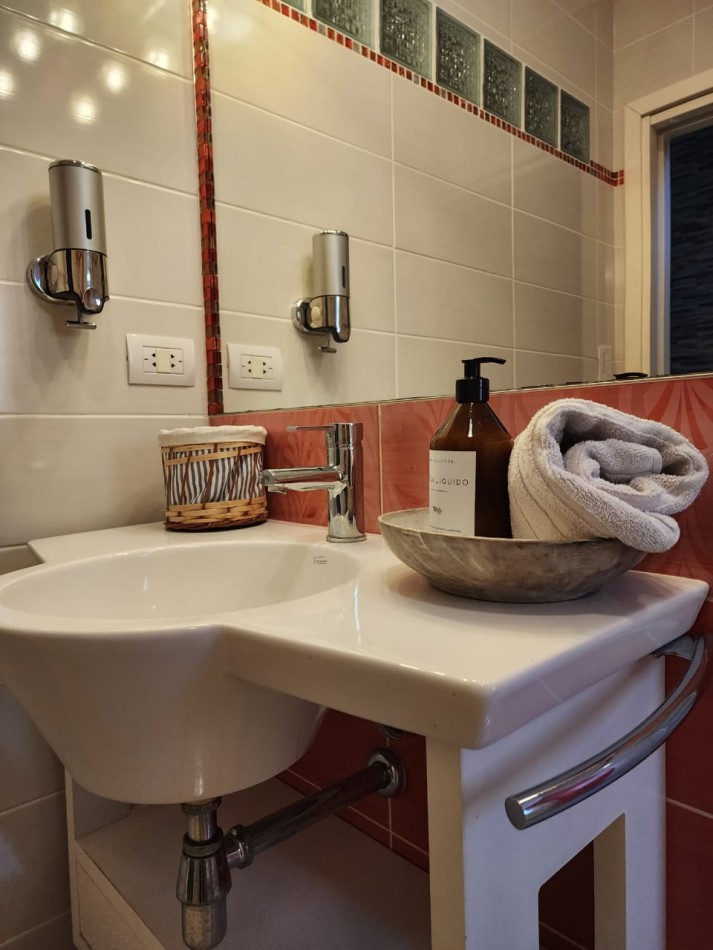 MONTE HERMOSO - EXCELENTE CASA EN VENTA DE 3 DORMITORIOS Y 2 BAÑOS CON PISCINA Y PATIO