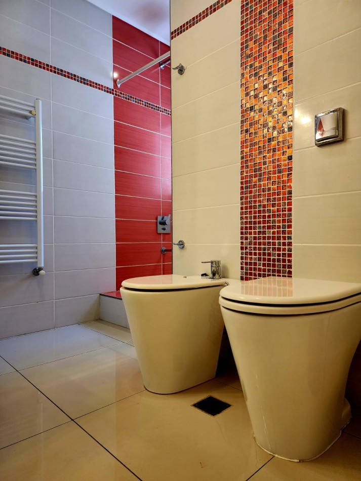 MONTE HERMOSO - EXCELENTE CASA EN VENTA DE 3 DORMITORIOS Y 2 BAÑOS CON PISCINA Y PATIO