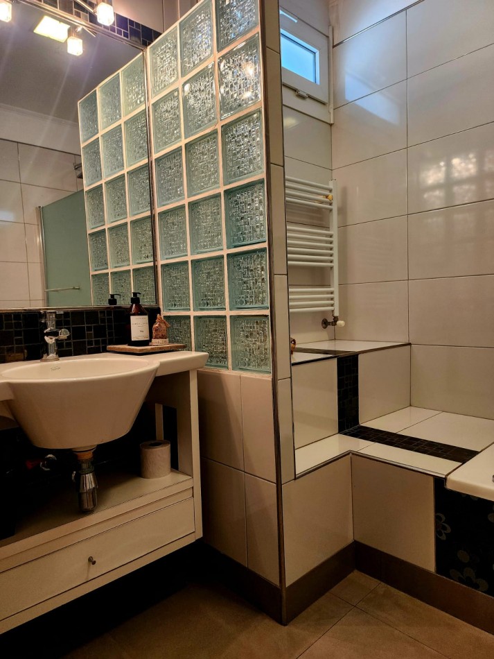 MONTE HERMOSO - EXCELENTE CASA EN VENTA DE 3 DORMITORIOS Y 2 BAÑOS CON PISCINA Y PATIO