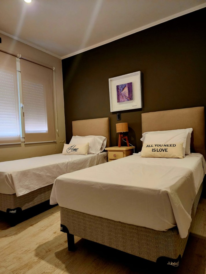 MONTE HERMOSO - EXCELENTE CASA EN VENTA DE 3 DORMITORIOS Y 2 BAÑOS CON PISCINA Y PATIO