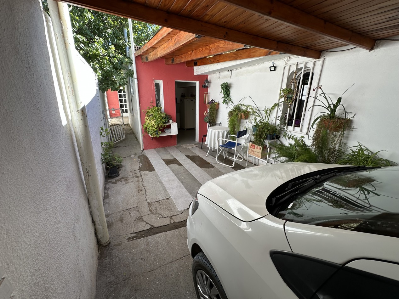 CASA 3 DORMITORIOS CON LOCAL COMERCIAL Y DEPARTAMENTO DE 1 DORMITORIO AL FONDO