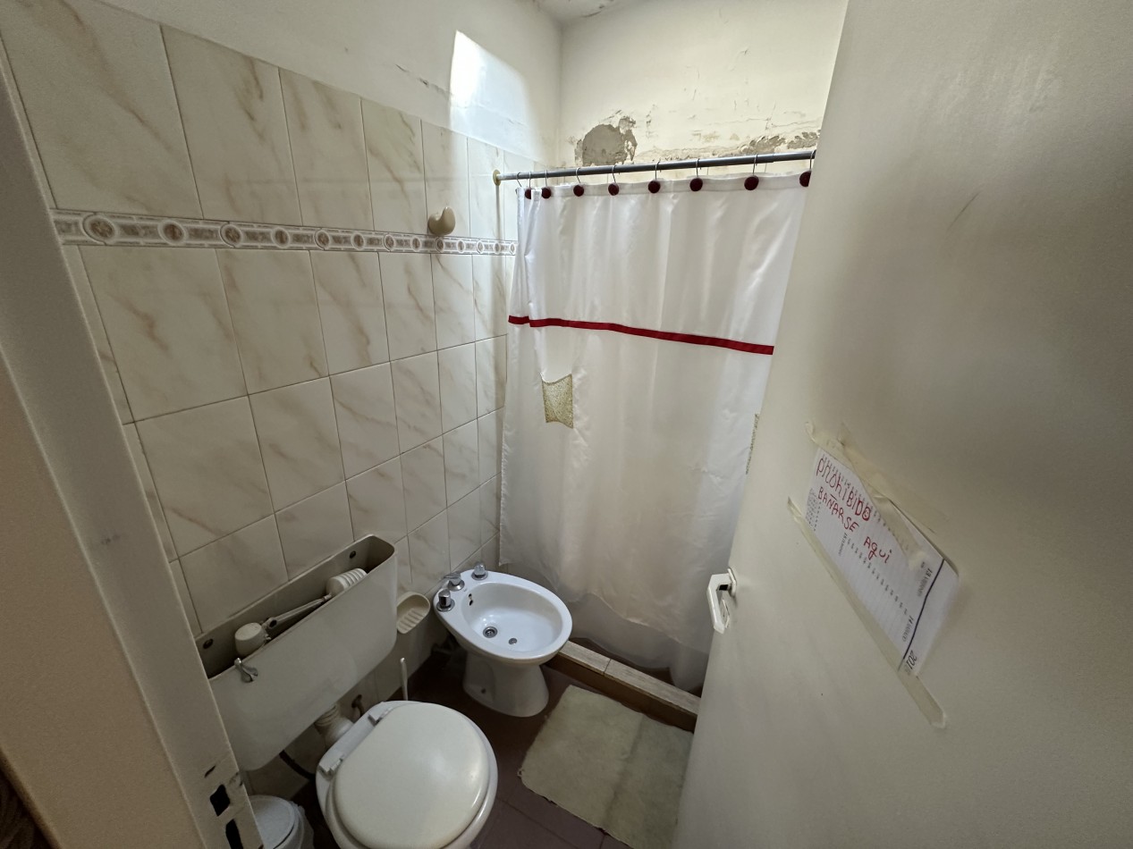 CASA 3 DORMITORIOS CON LOCAL COMERCIAL Y DEPARTAMENTO DE 1 DORMITORIO AL FONDO