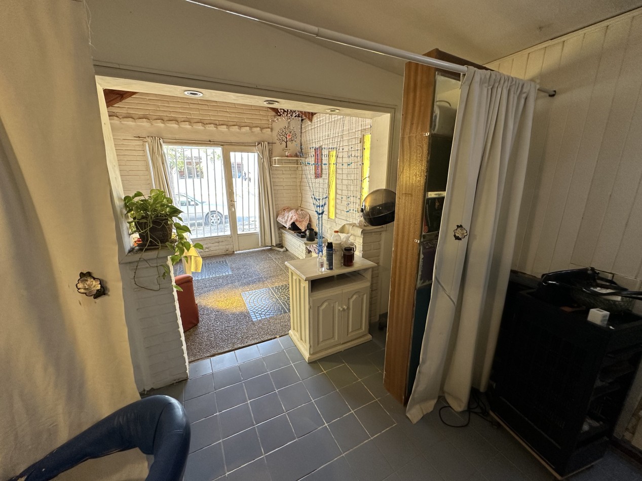 CASA 3 DORMITORIOS CON LOCAL COMERCIAL Y DEPARTAMENTO DE 1 DORMITORIO AL FONDO