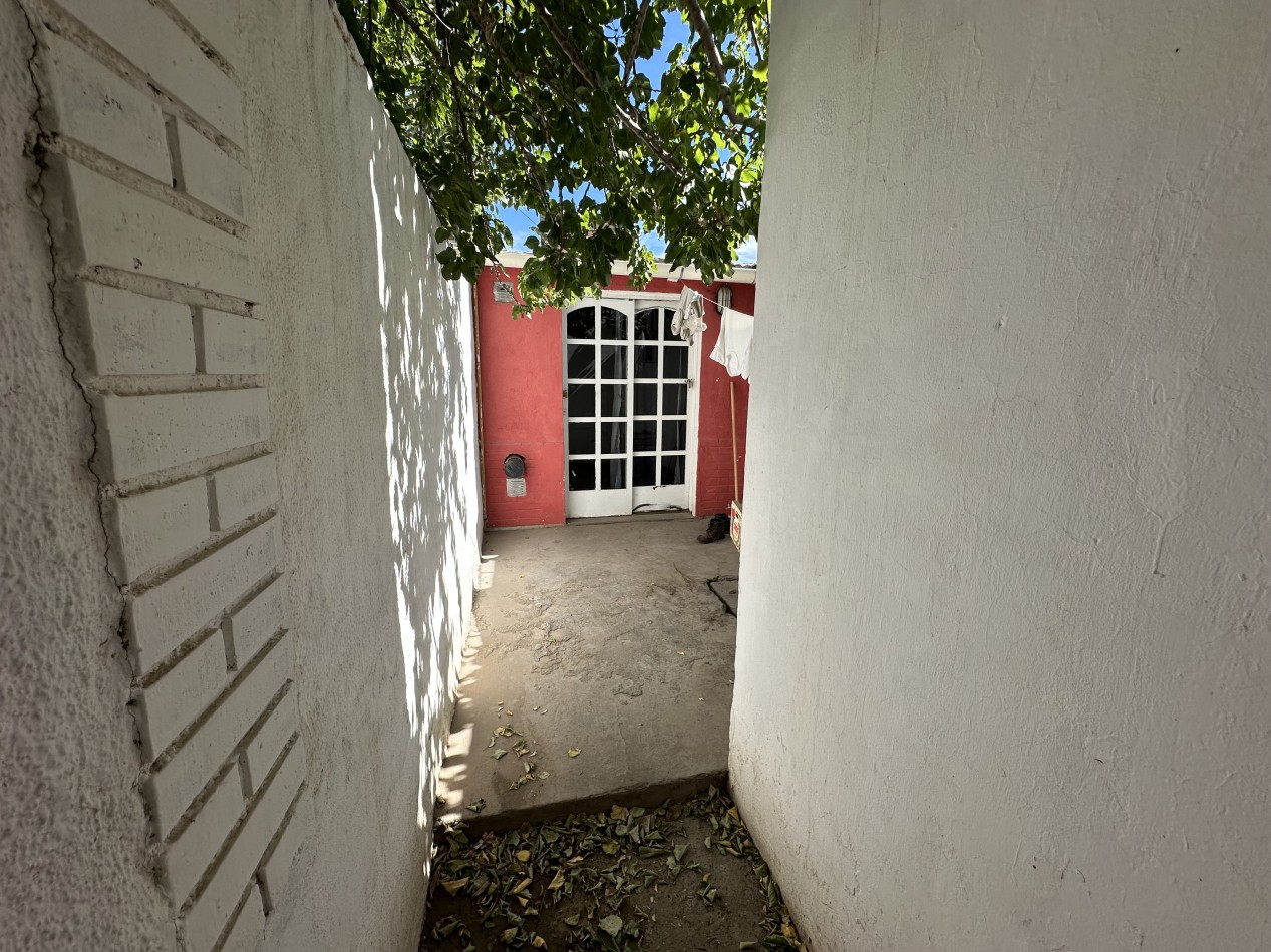 CASA 3 DORMITORIOS CON LOCAL COMERCIAL Y DEPARTAMENTO DE 1 DORMITORIO AL FONDO