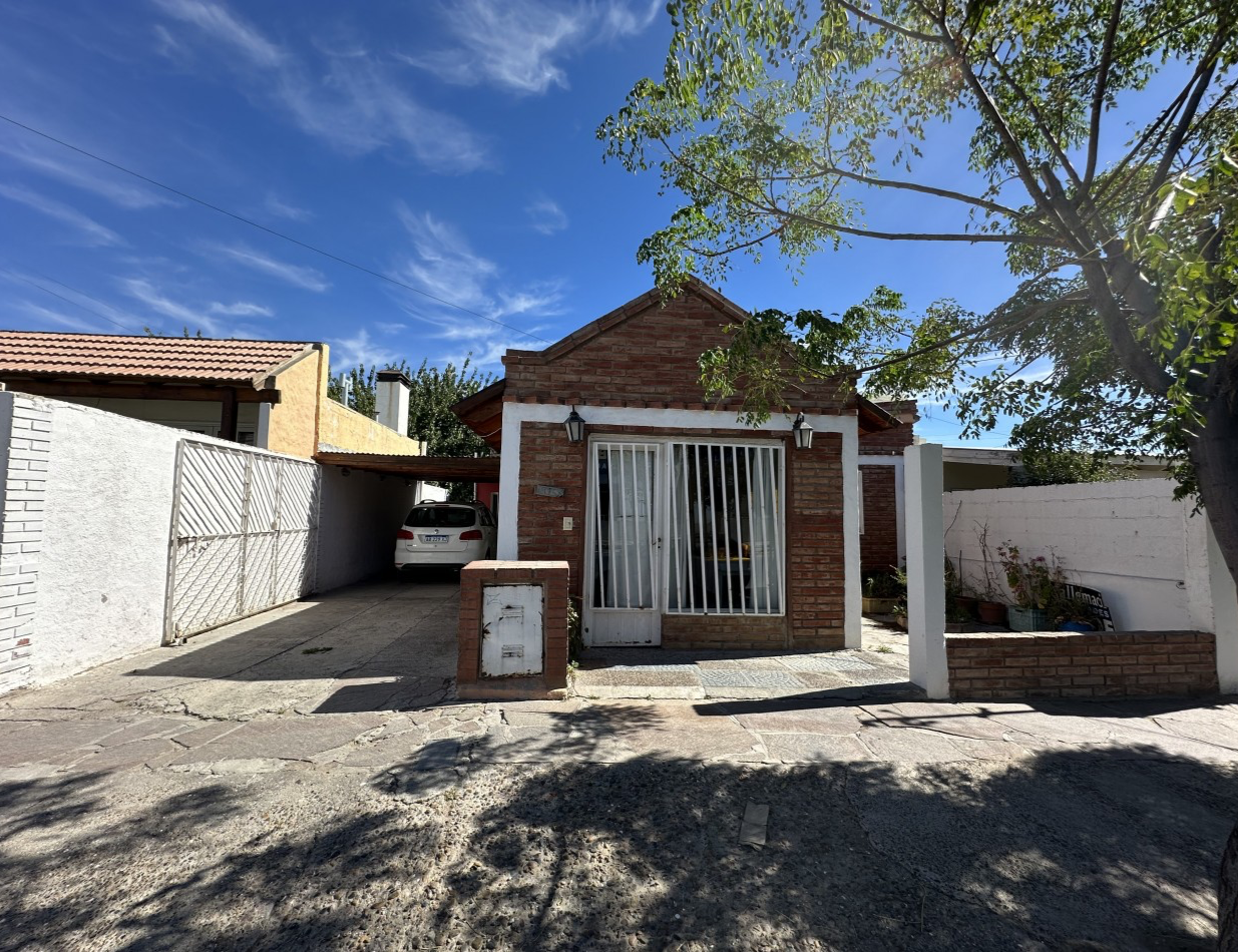 CASA 3 DORMITORIOS CON LOCAL COMERCIAL Y DEPARTAMENTO DE 1 DORMITORIO AL FONDO