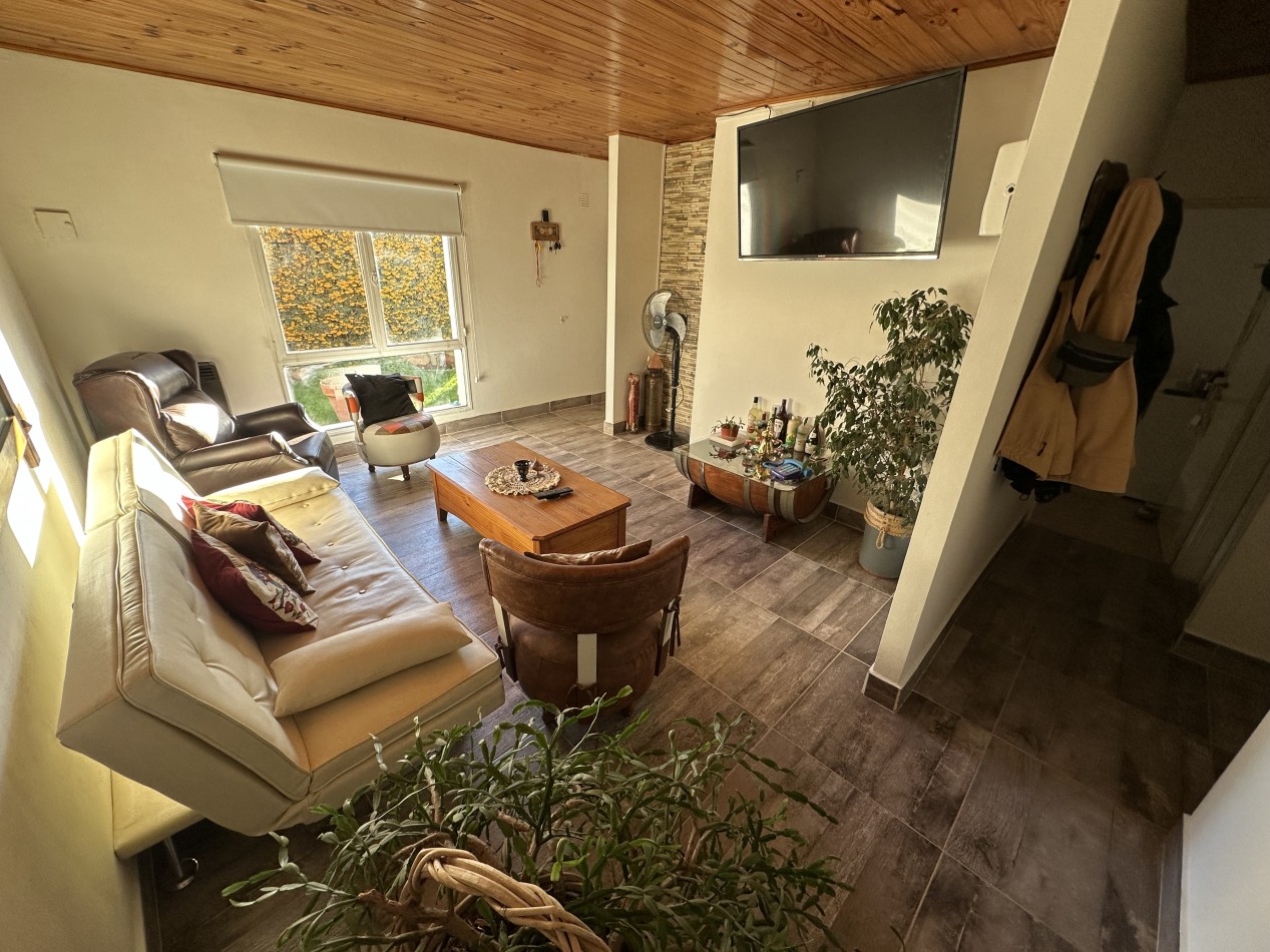 CASA 3 DORMITORIOS EN BARRIO LA COLINA 