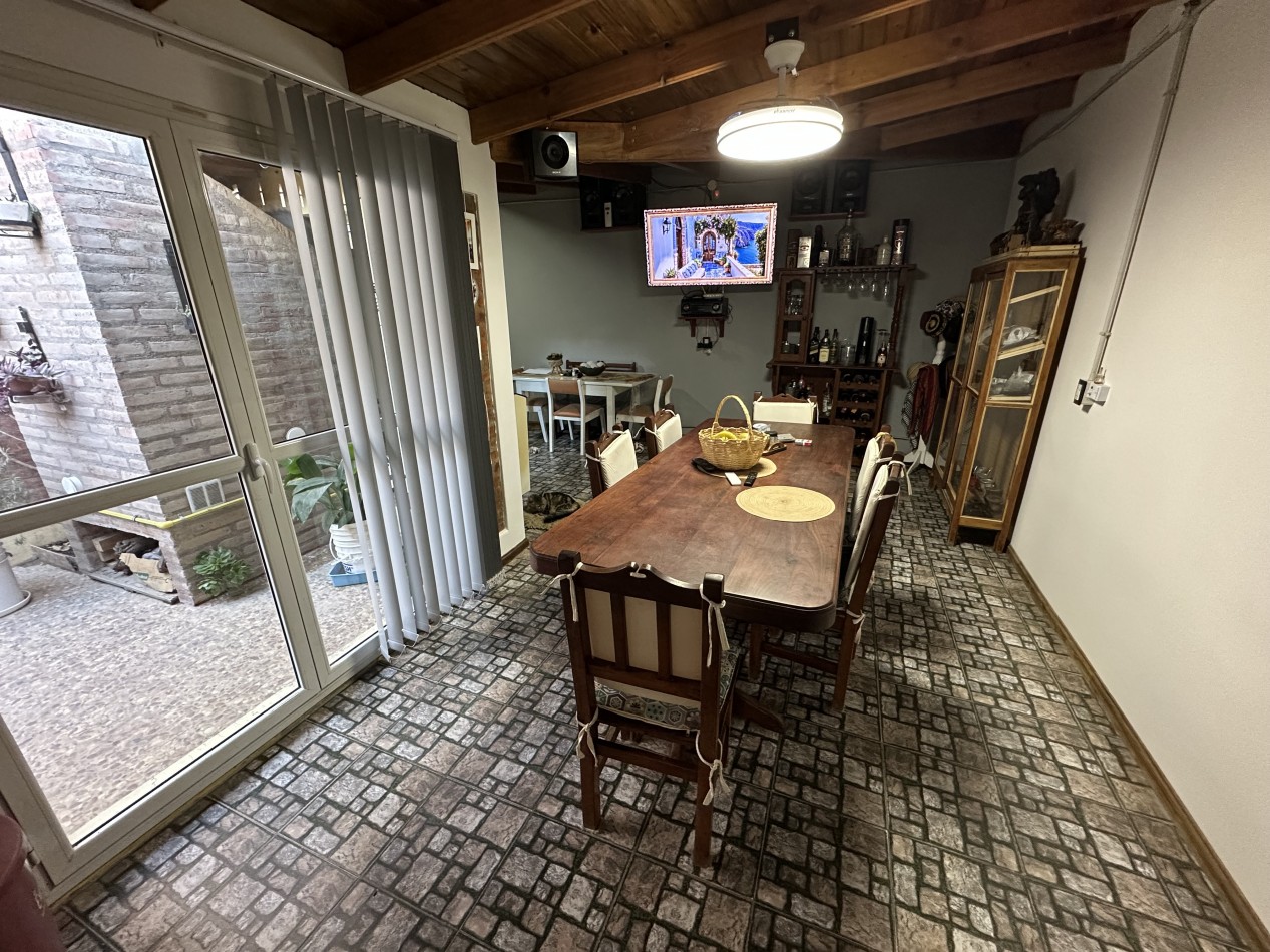 CASA 3 DORMITORIOS EN BARRIO LA COLINA 