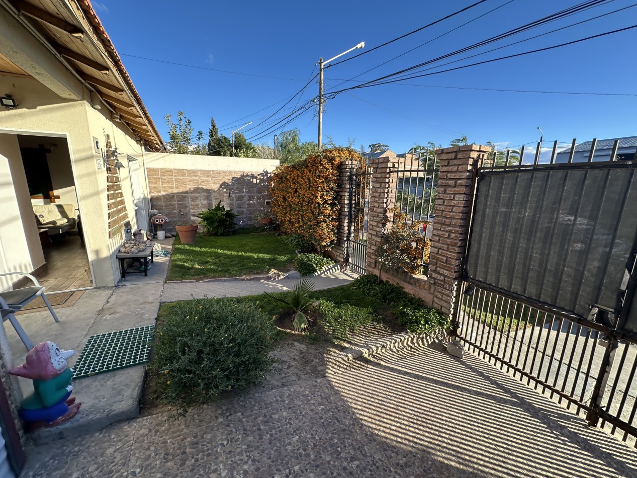 CASA 3 DORMITORIOS EN BARRIO LA COLINA 