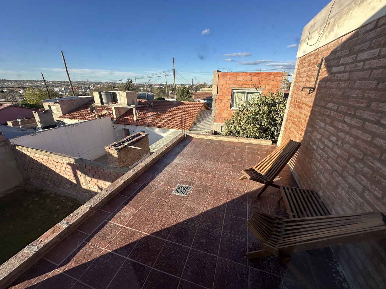 CASA 3 DORMITORIOS EN BARRIO LA COLINA 