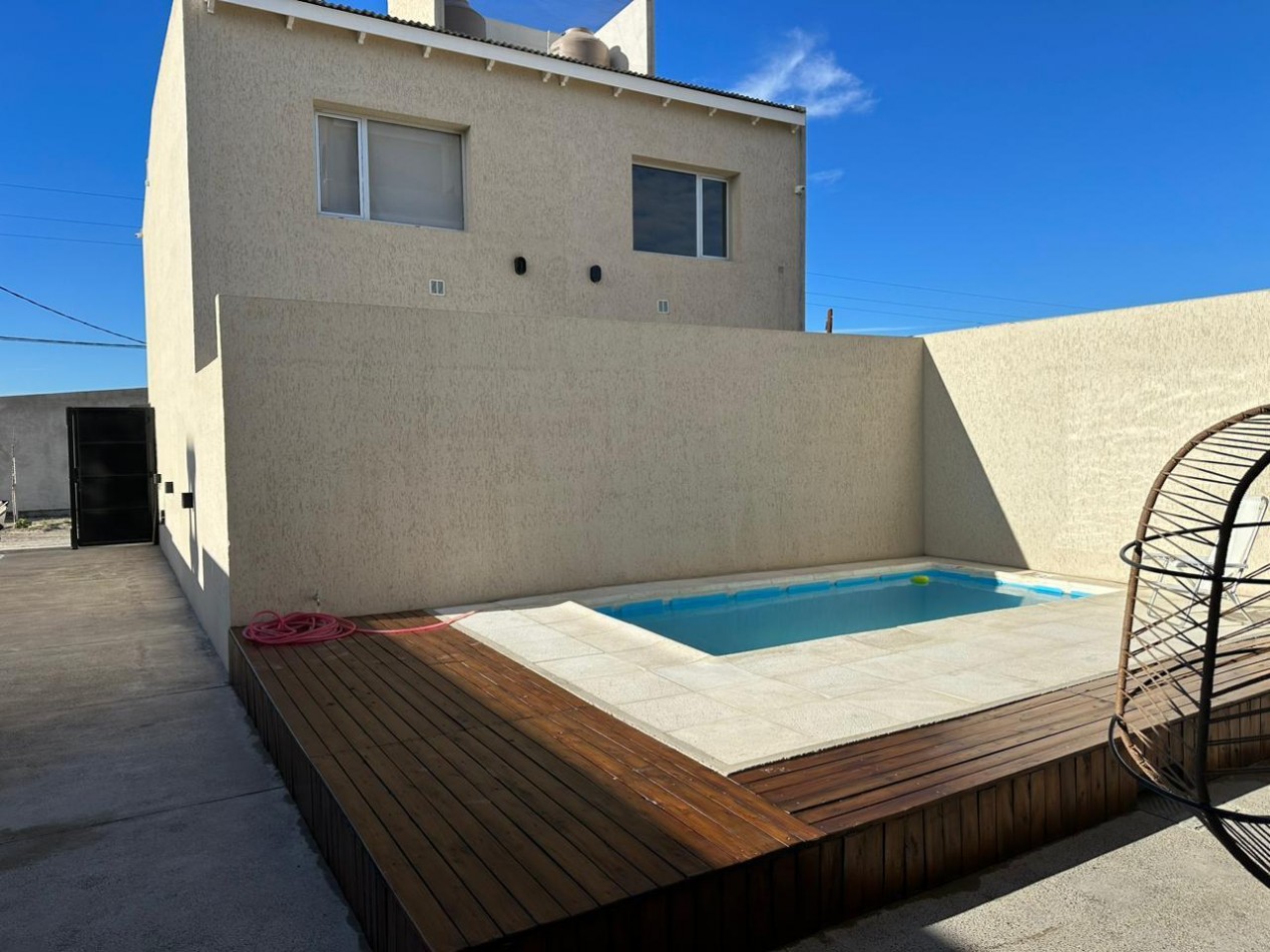 CASA 3 DORMITORIOS CON COCHERA Y PILETA 