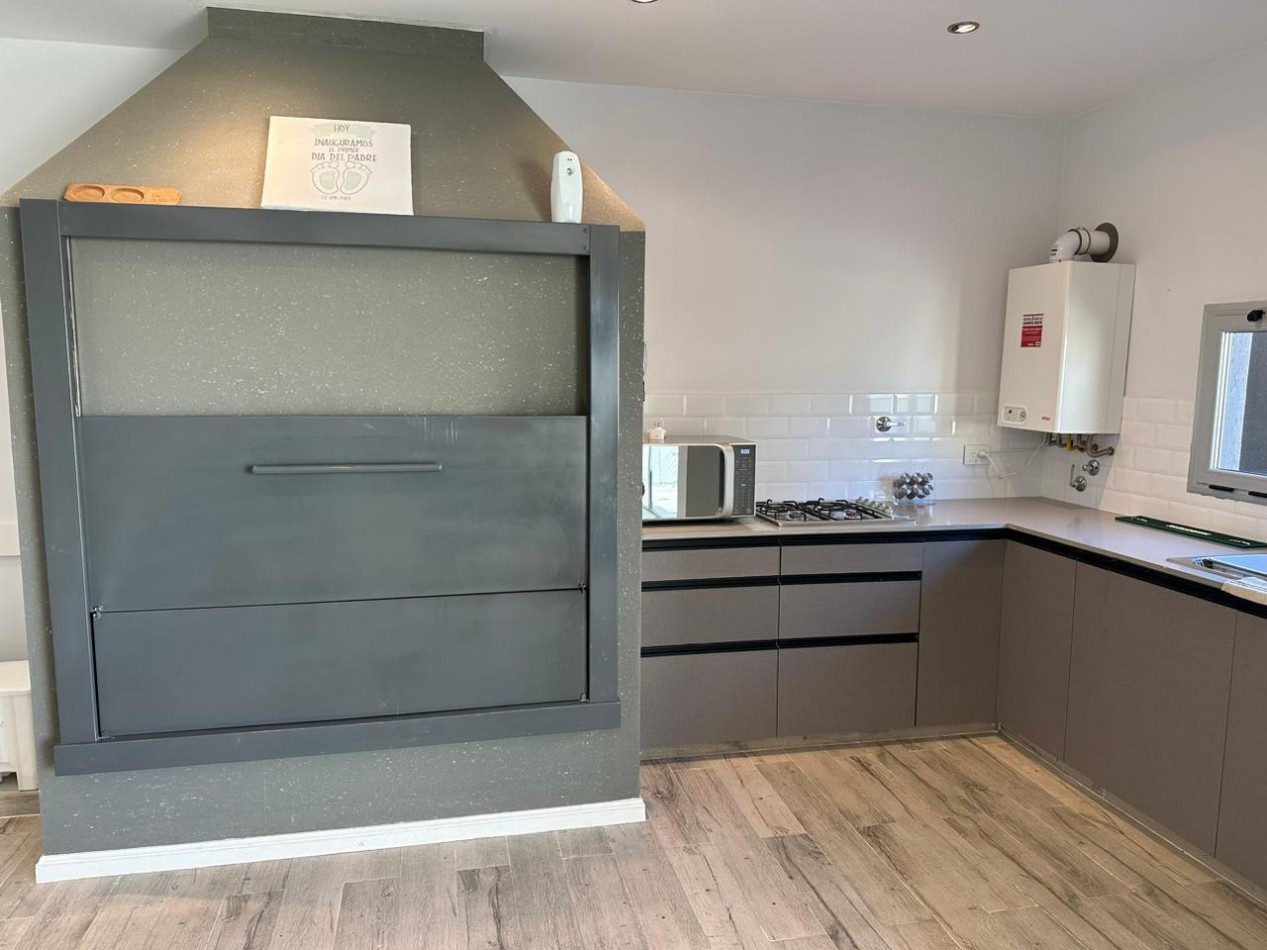 CASA 3 DORMITORIOS CON COCHERA Y PILETA 