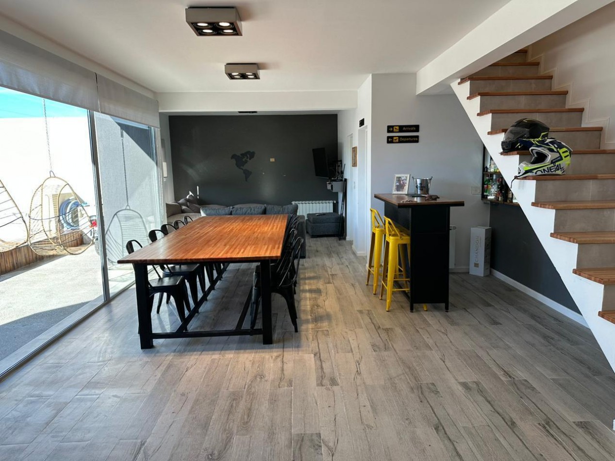 CASA 3 DORMITORIOS CON COCHERA Y PILETA 