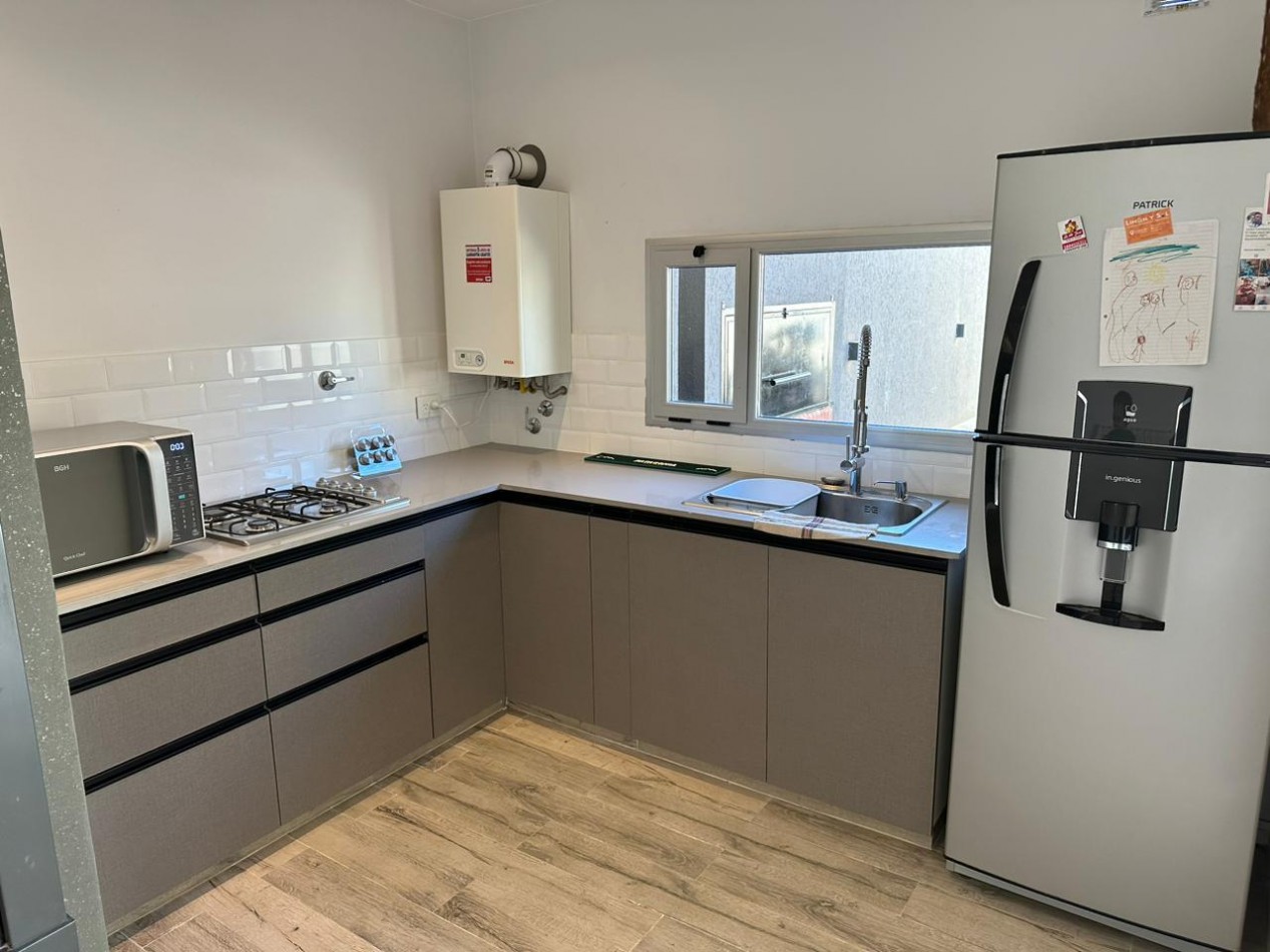 CASA 3 DORMITORIOS CON COCHERA Y PILETA 