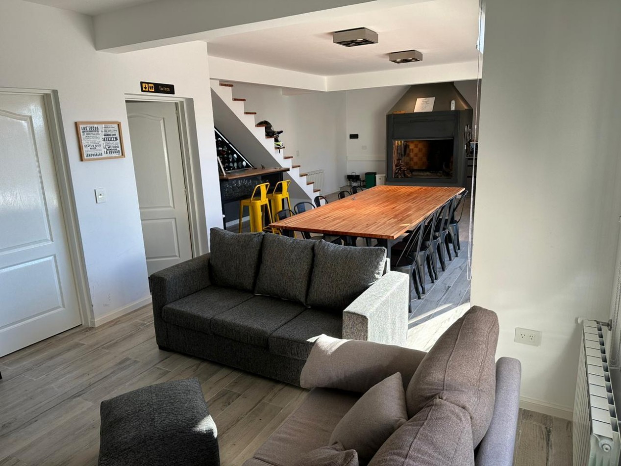 CASA 3 DORMITORIOS CON COCHERA Y PILETA 