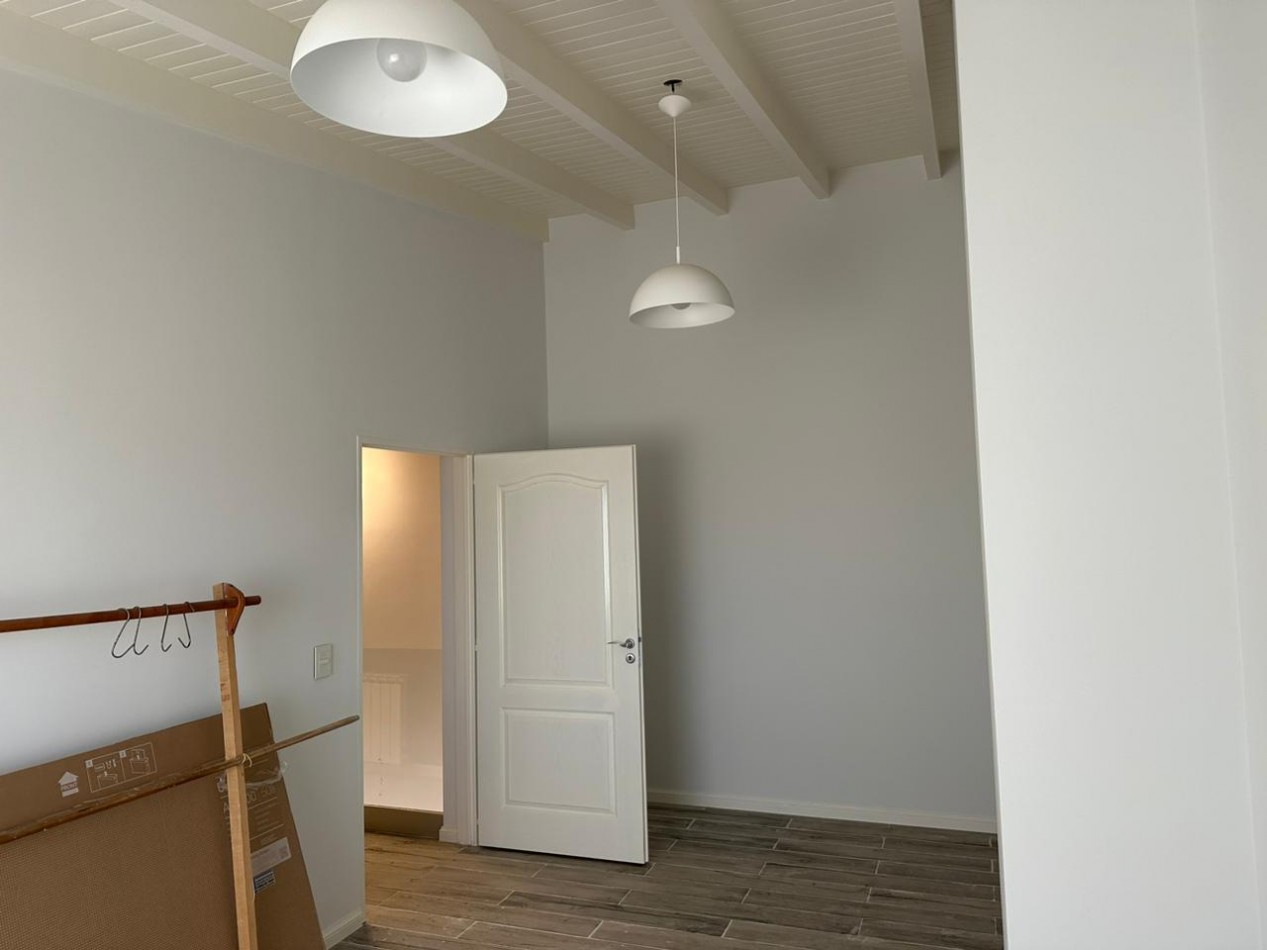 CASA 3 DORMITORIOS CON COCHERA Y PILETA 