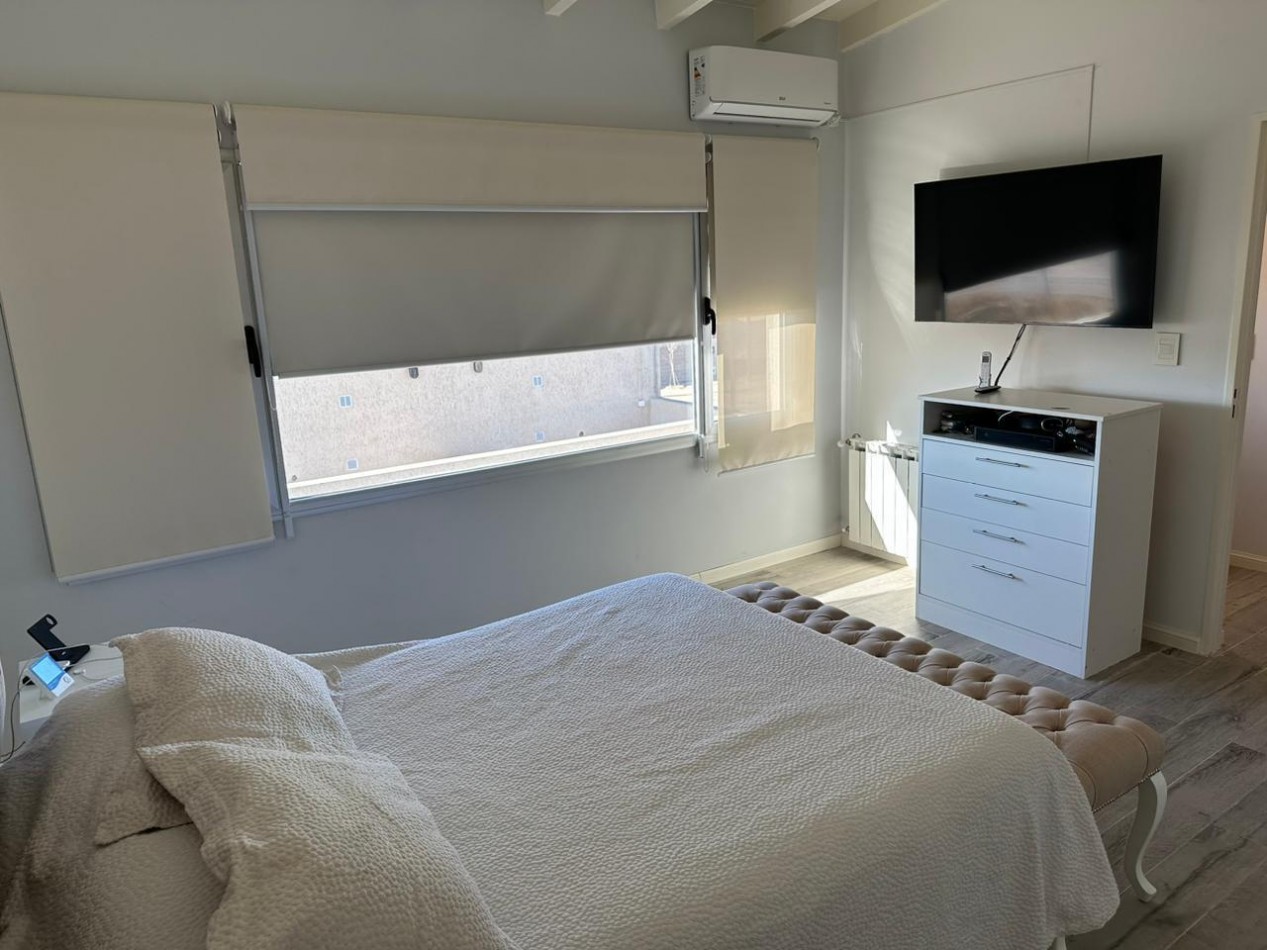 CASA 3 DORMITORIOS CON COCHERA Y PILETA 