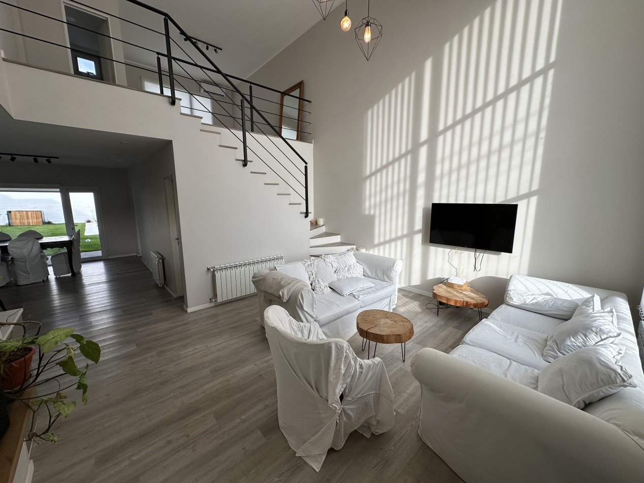 CASA DE 2 DORMITORIOS CON PATIO, QUINCHO Y PILETA 