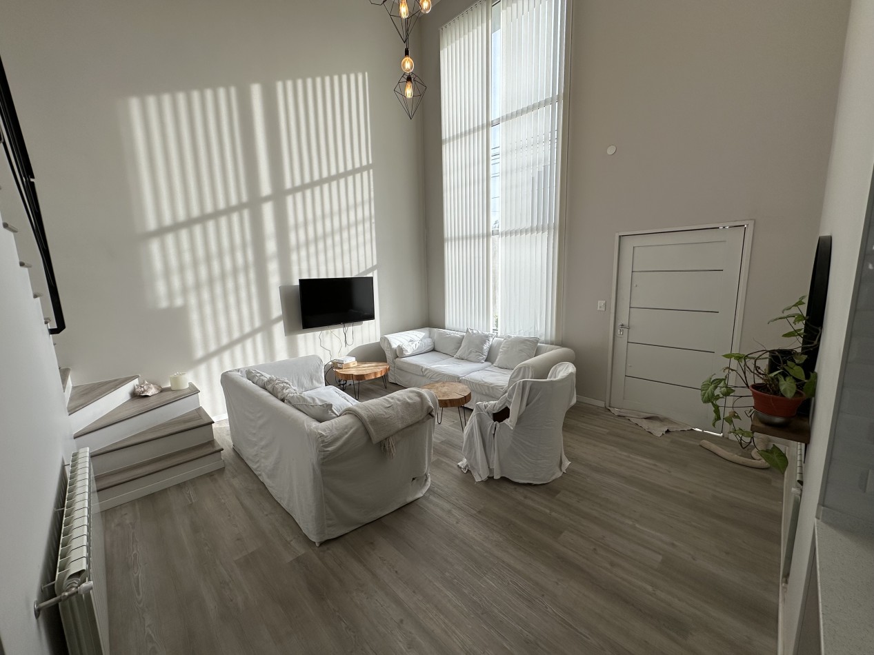 CASA DE 2 DORMITORIOS CON PATIO, QUINCHO Y PILETA 