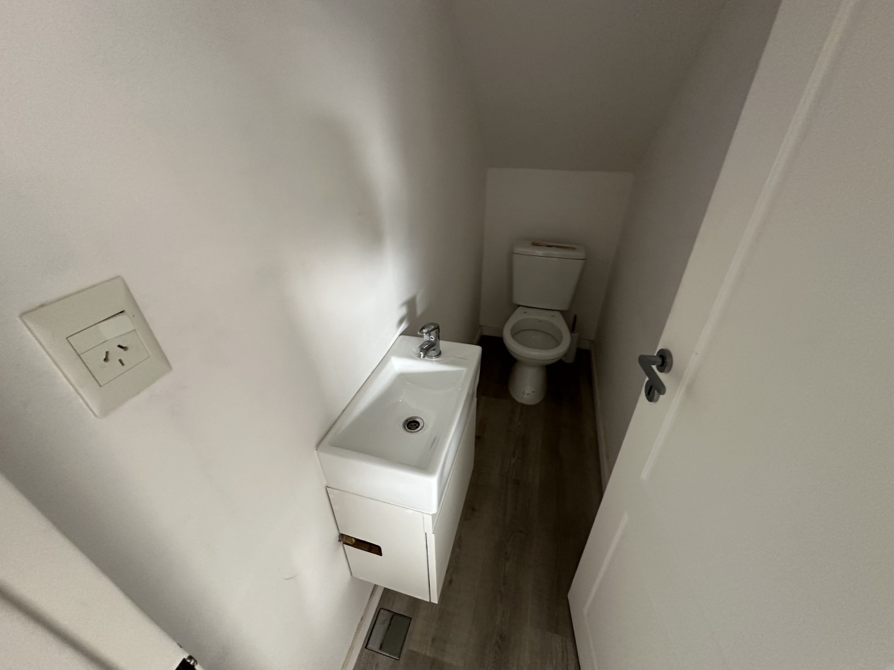 CASA DE 2 DORMITORIOS CON PATIO, QUINCHO Y PILETA 