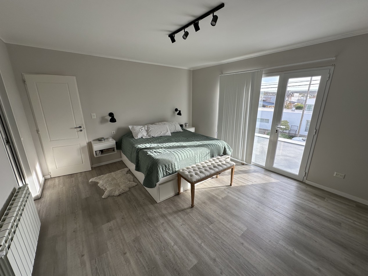 CASA DE 2 DORMITORIOS CON PATIO, QUINCHO Y PILETA 