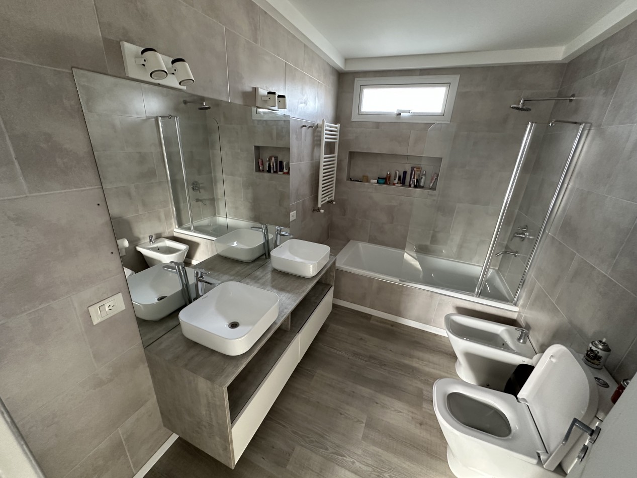 CASA DE 2 DORMITORIOS CON PATIO, QUINCHO Y PILETA 