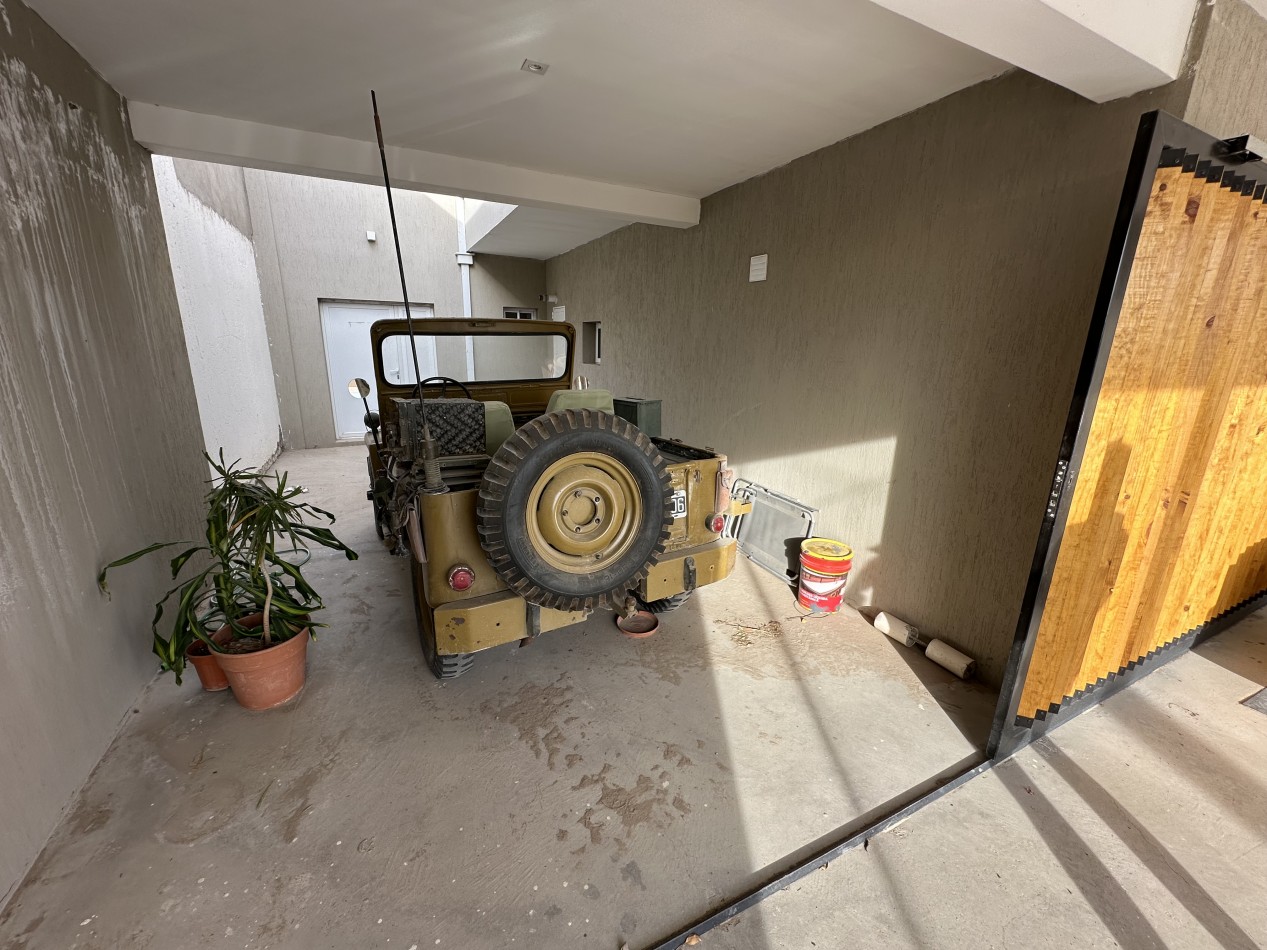 CASA DE 2 DORMITORIOS CON PATIO, QUINCHO Y PILETA 