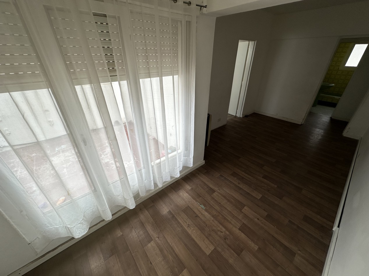 OPORTUNIDAD DE INVERSION - LOCAL CENTRICO + DEPTO 3 DORMITORIOS