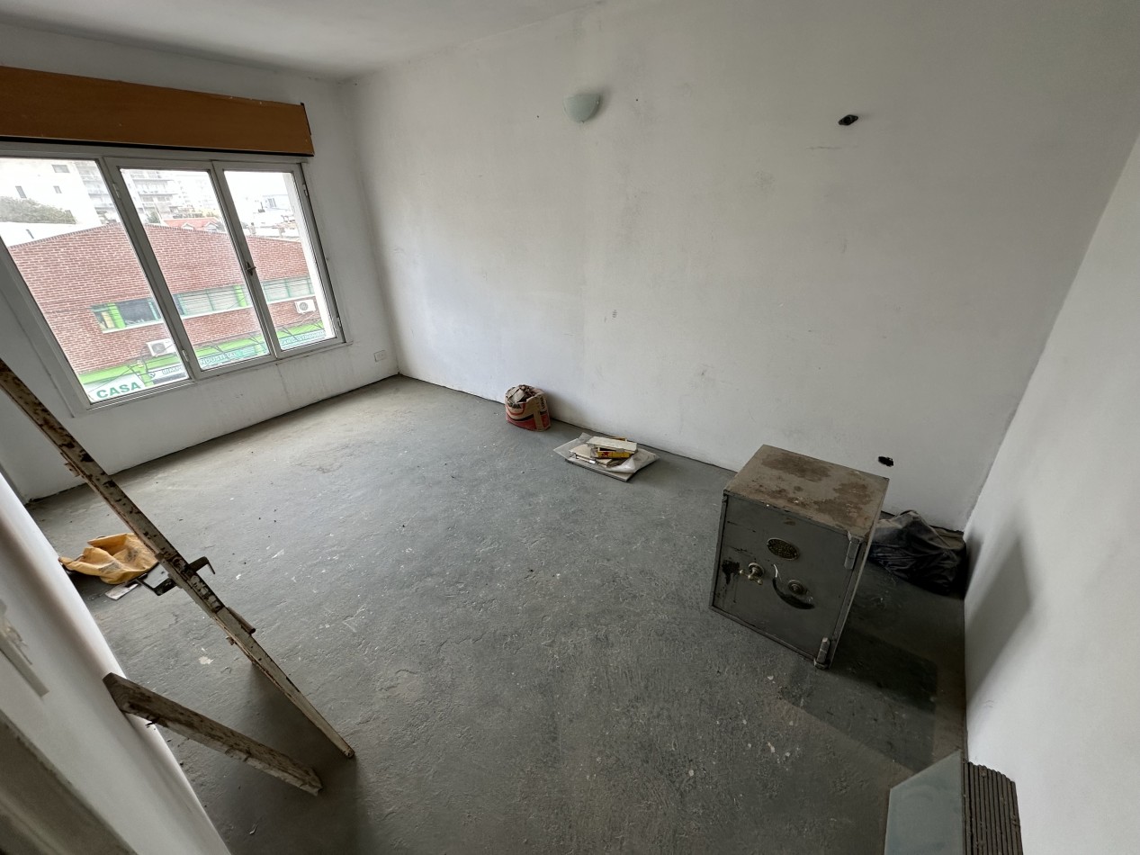 OPORTUNIDAD DE INVERSION - LOCAL CENTRICO + DEPTO 3 DORMITORIOS