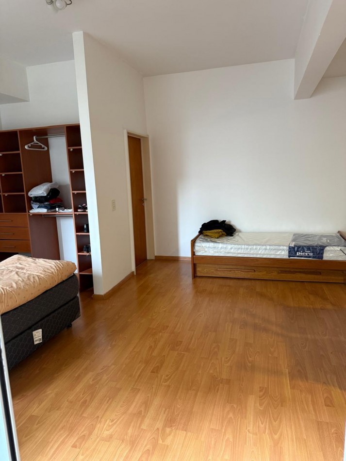 AMPLIO MONOAMBIENTE TIPO LOFT FRENTE A PLAZA VIEJA - VILLA PUEYRREDON