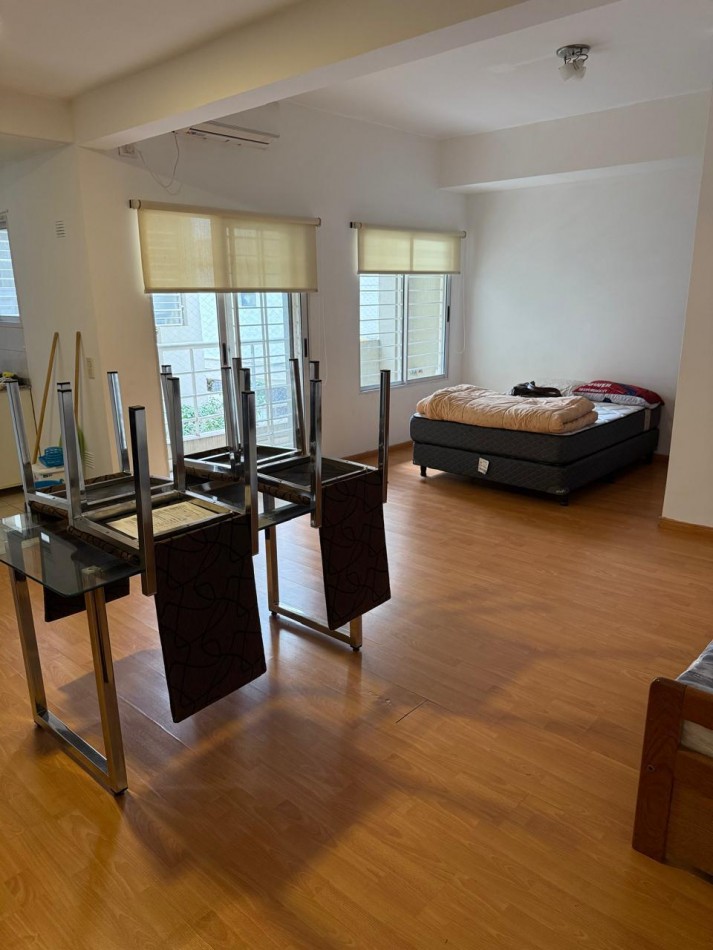 AMPLIO MONOAMBIENTE TIPO LOFT FRENTE A PLAZA VIEJA - VILLA PUEYRREDON