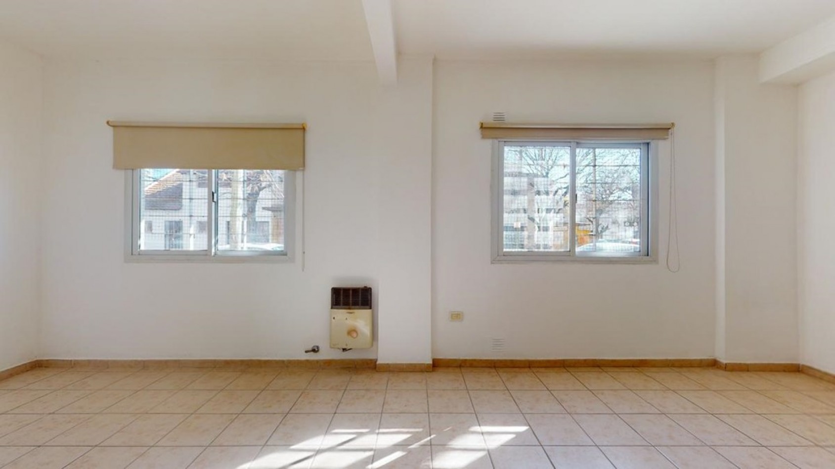 MONOAMBIENTE EN PLANTA BAJA - LA PLATA