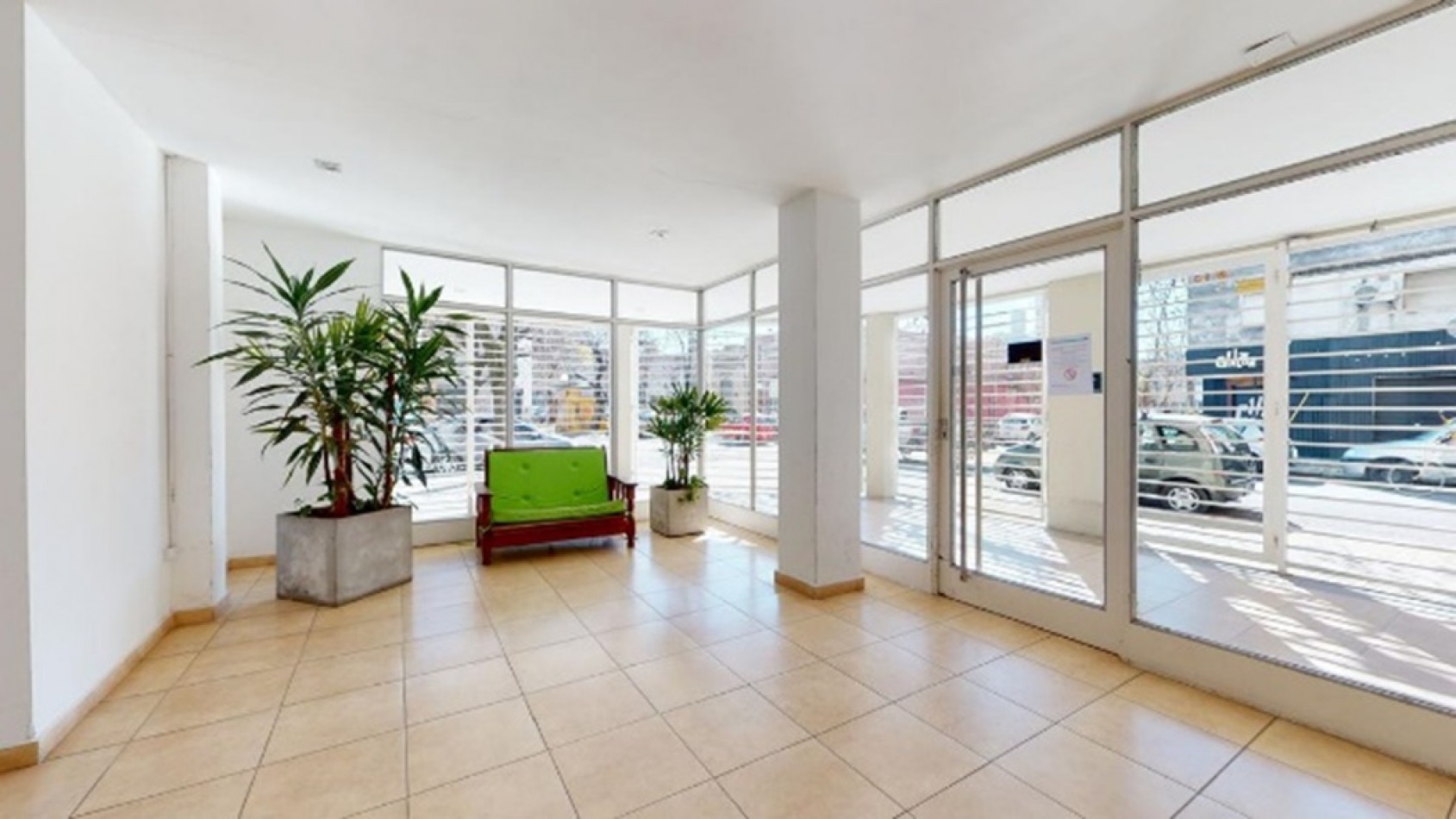 MONOAMBIENTE EN PLANTA BAJA - LA PLATA