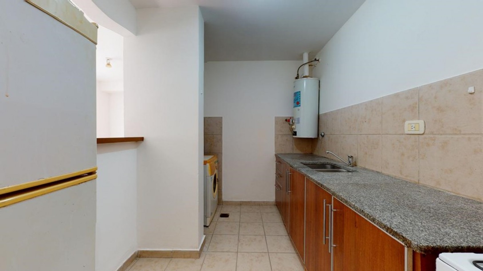 MONOAMBIENTE EN PLANTA BAJA - LA PLATA