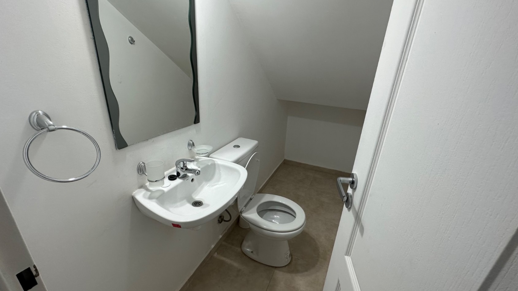 DUPLEX A ESTRENAR CON COCHERA ZONA SUR