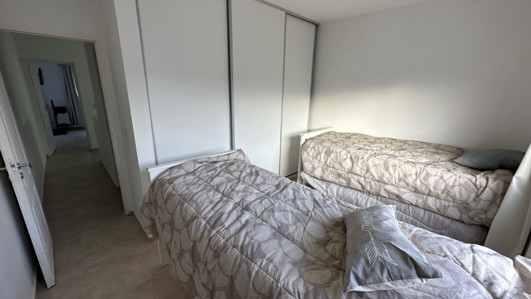 DUPLEX A ESTRENAR CON COCHERA ZONA SUR